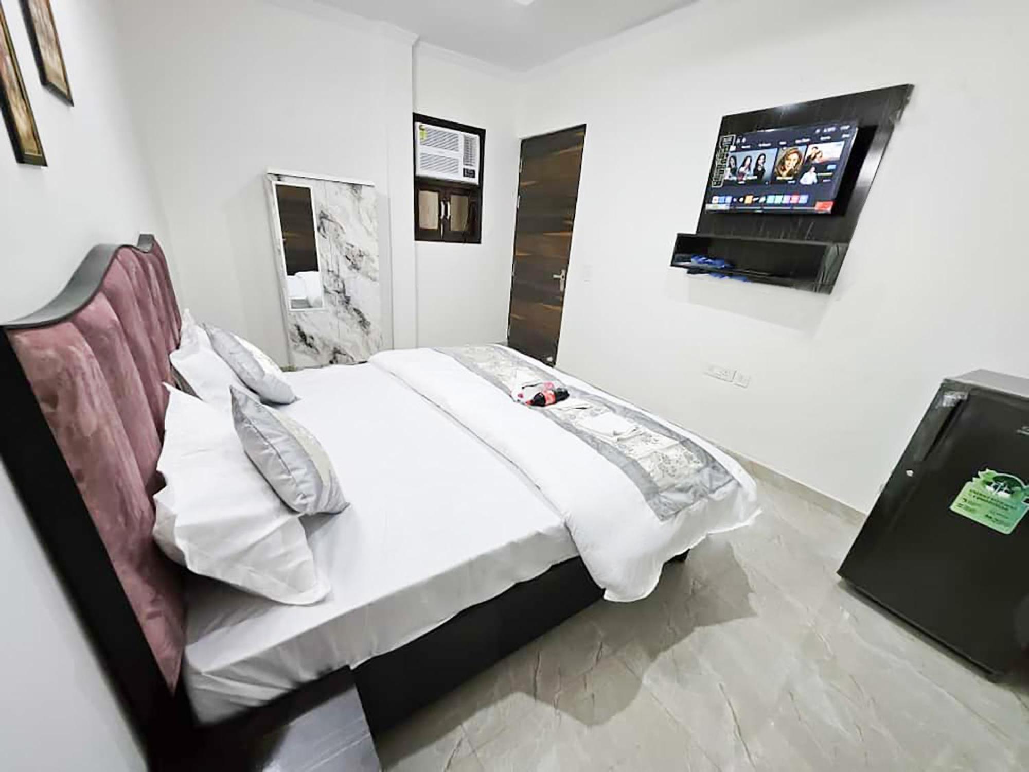 Hotel Sunny Retreat Near Karkarduma Court